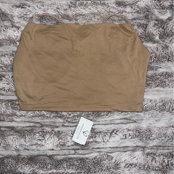 Windsor criss cross back spaghetti strap cropped tan tank Medium  NWT - Picture 4 of 6